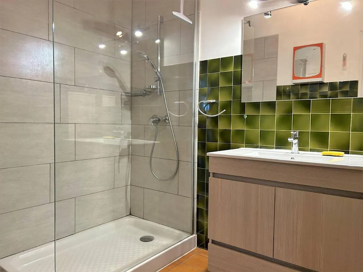شقة Bormes-Les-Mimosas: Appt Climatise, 5 Couchages, Parking, Grande Terrasse - Fr-1-251-136